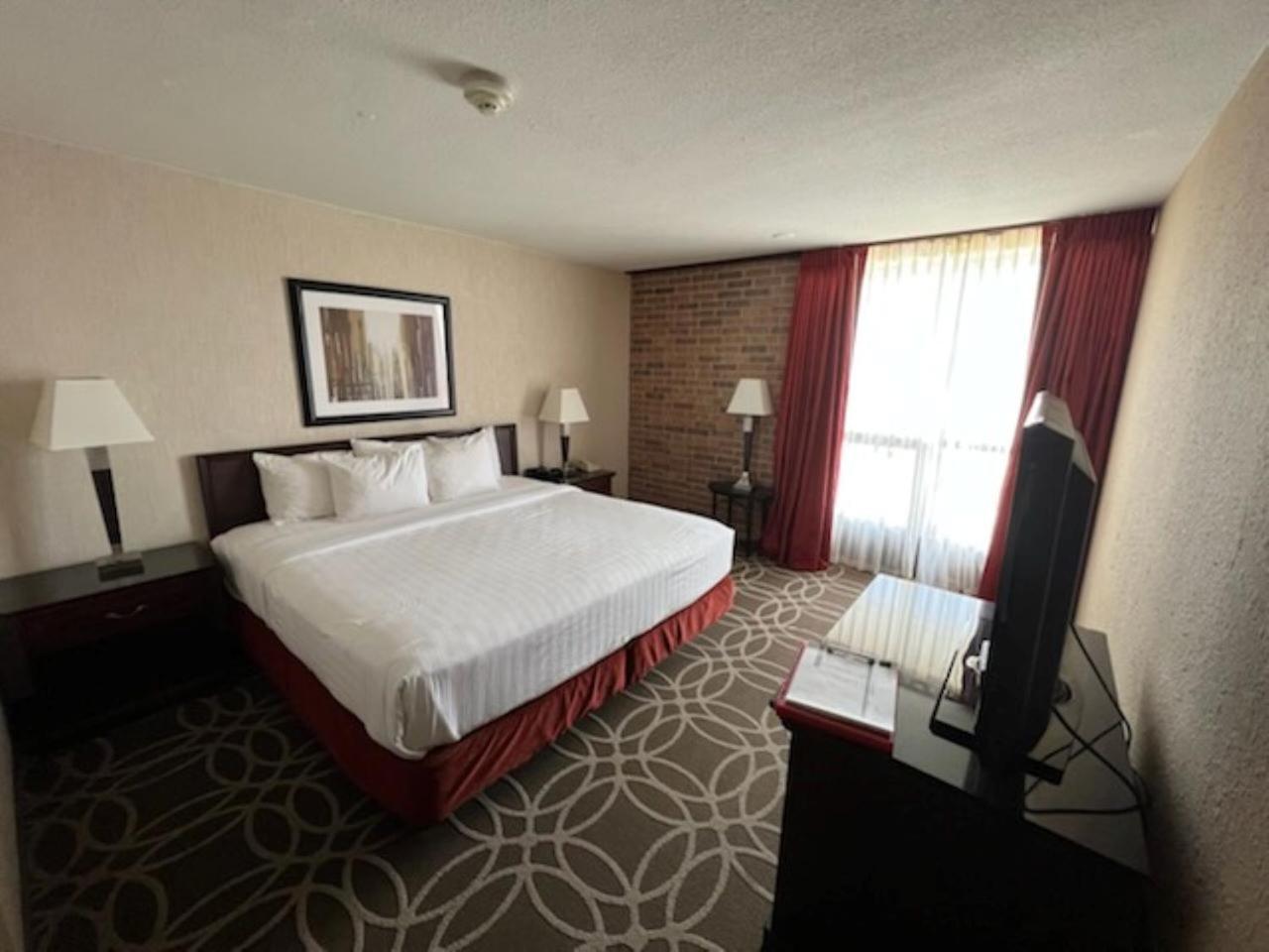 Hotel Lotus Kansas City Merriam Exterior photo